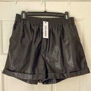 Steve Madden Faux Leather Shorts! Size medium, NWT!